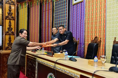 Rapat Paripurna Dprd Kabupaten Bengkalis Dengan Agenda Mendengarkan