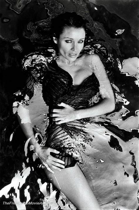 Naked Данни Миноуг Added 07 19 2016 by MOMUSICMAN