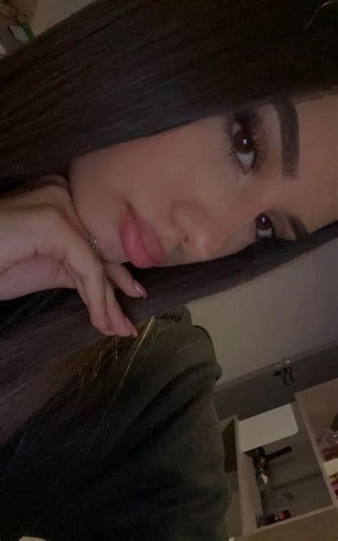 Pin By Cerio Cloe On Salvataggi Rapidi Pretty Brunette Pretty Selfies Latina Makeup