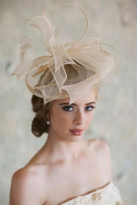 20 Gorgeous Bridal Hats To Get Inspired Weddingomania Weddbook