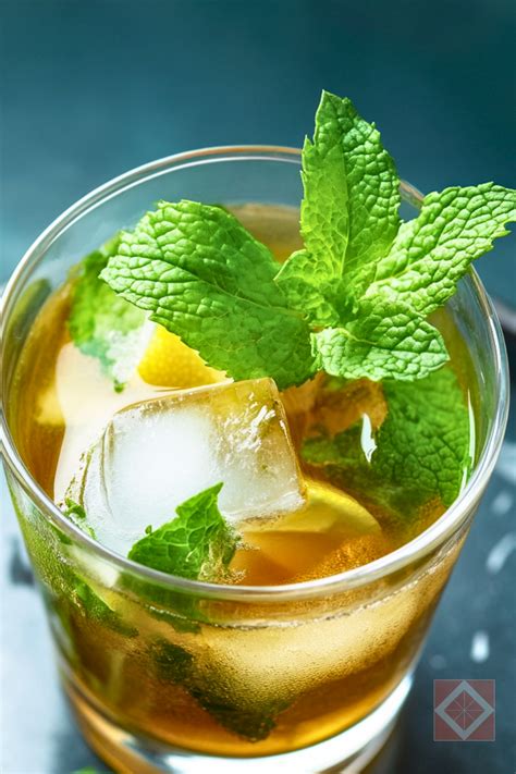 how to make a mint julep cocktail 11