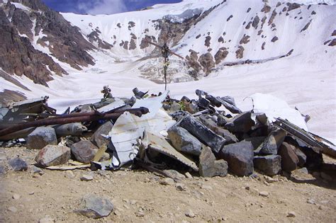 Sex íþróttalið þurrkuð út í slysum