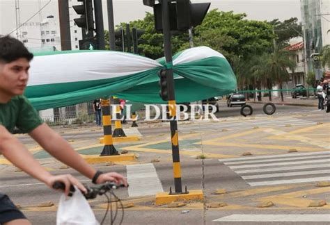 Calles vacías y centros comerciales cerrados así transcurre la segunda