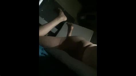 哼哼唧唧的枕头而我听妻子被操 Pornhub Gay