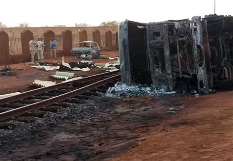 Niger 55 morts dans l explosion d un camion citerne à Niamey