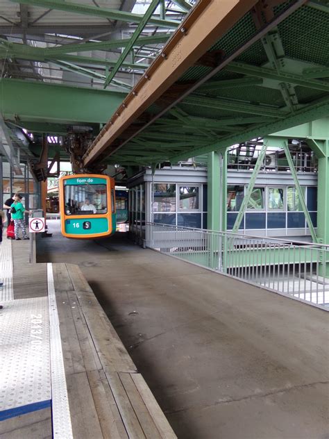 Monorail,schwebebahn,wuppertal,germany,schwebebahn - free image from