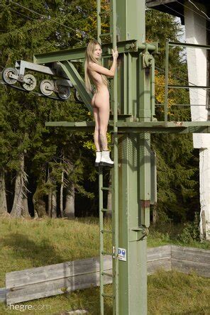 Amateur Girl Molli High In