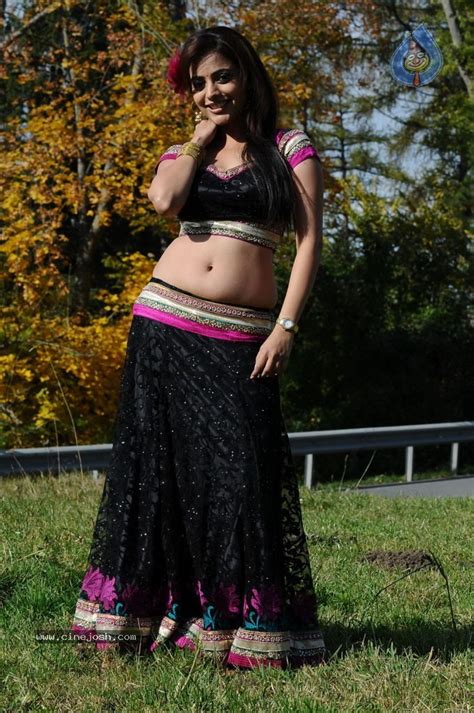 Nisha Agarwal Hot Stills Photo 16 Of 17