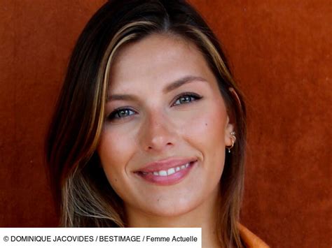 Camille Cerf sublime en lingerie elle dévoile ses jolies courbes en body tendance Femme