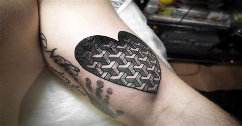 Black Heart Tattoo Meaning Uncovering The Symbolism Of Love