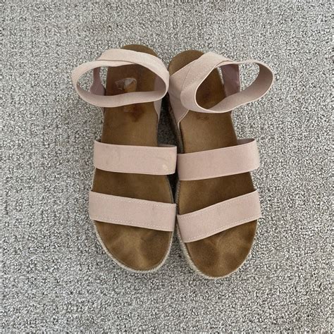 Steve Madden Platform Nude Sandals Gem