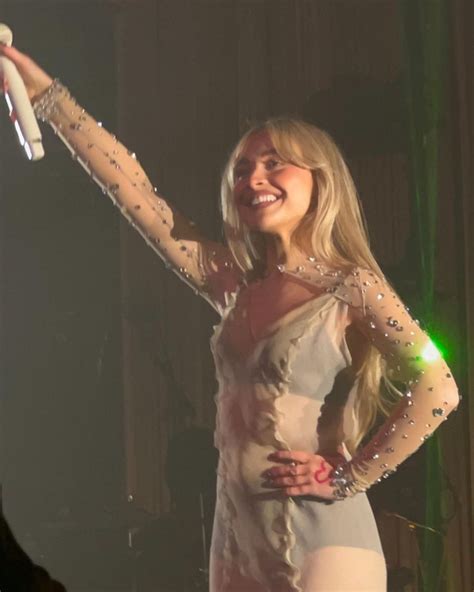 Hot Sabrina Carpenter Photos ThBlog