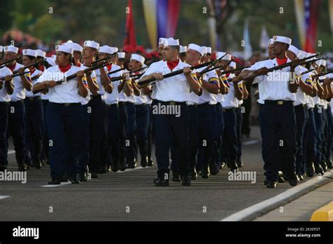 Maracaibo Venezuela 24 07 2013 Soldiers Of The Venezuelan Navy During
