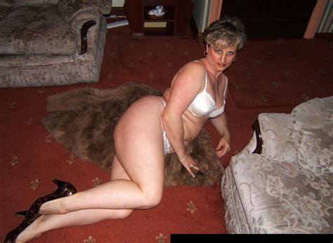 Amateur Mature Milf Short Hair O X Porn Pic