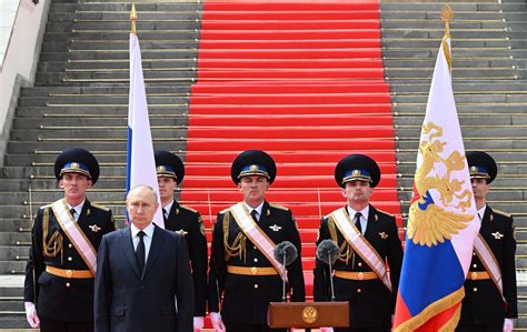 putin   rewrite  story   happened  wagner mutiny