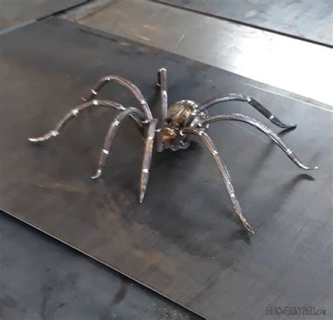 Большой кованый паук: цена и описание