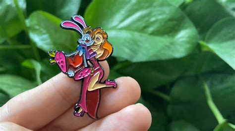 Soft enamel, beautiful pin ️ : r/EnamelPins