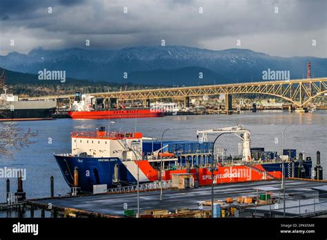 Marine Spill Response Barge Hi Res Stock Photography And Images Alamy