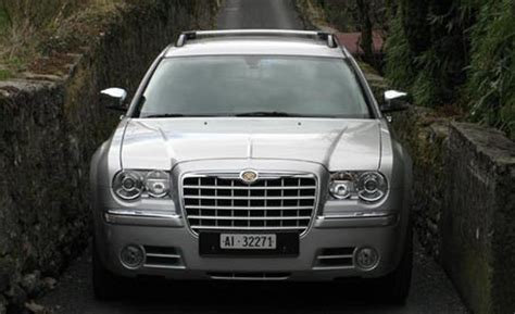 Chrysler 300c 57 Hemi V8 Touringpicture 6 Reviews News Specs