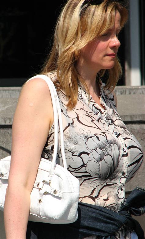 Big Tits MILF With Visible Bra Scrolller