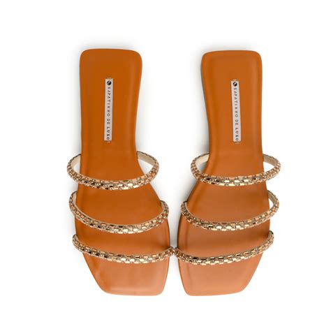 Rasteira Nude Almond Enfeite Brilho Marrom