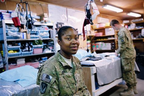 More Women Soldiers Fighting In Combat The New York Times