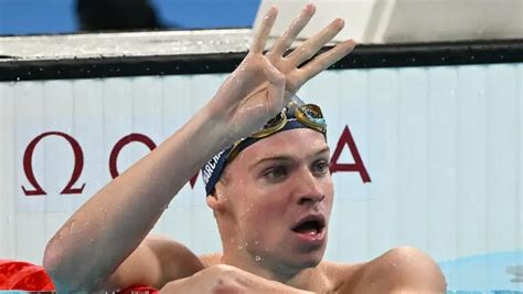 León Marchand gana su cuarto oro y tumba récord de Michael Phelps