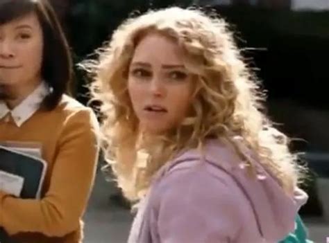Vidéo découvrez la bande annonce de The Carrie Diaries le nouveau Sex and The City Public