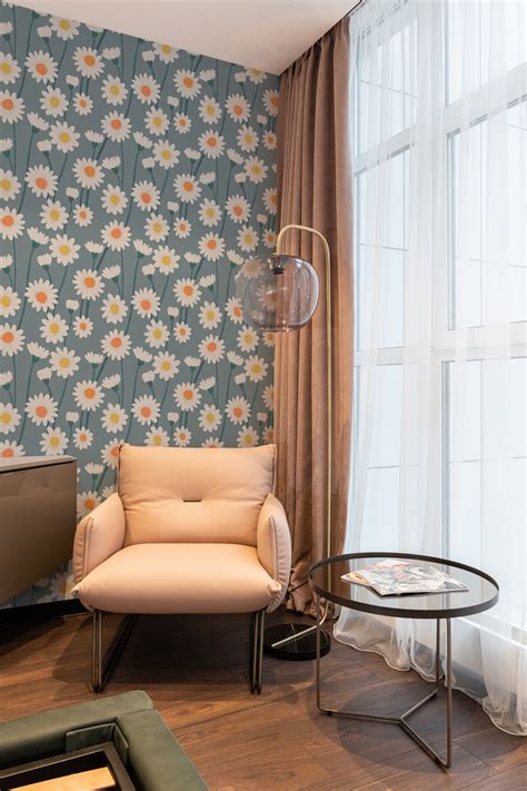 Daisy Field Removable or Traditional Wallpaper – La Grand Classique