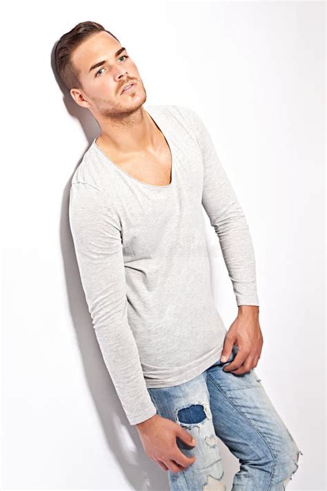 Hombre Joven Hermoso Foto De Archivo Imagen De Brunette