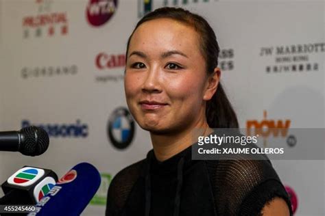 Peng Shuai Injury Photos and Premium High Res Pictures - Getty Images