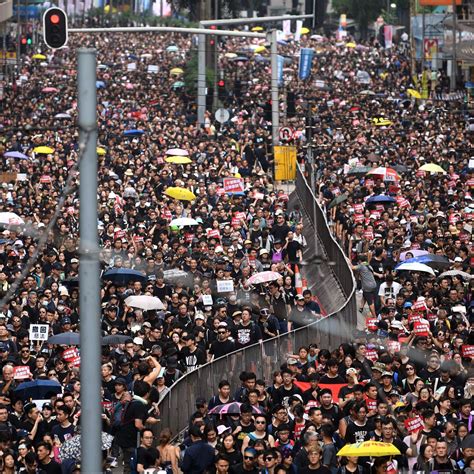 Mainland Chinese Sneak Into Hong Kong’s Protests—to Support the Cause - WSJ