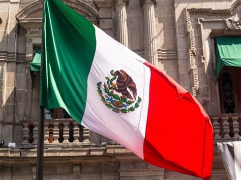 🇲🇽 Meanings Of The Mexican Flag Colors Symbolism History