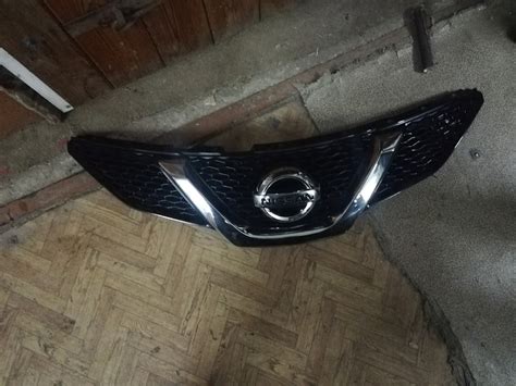 Хромированная накладка на решетку радиатора. — Nissan Qashqai (2G), 2 л ...