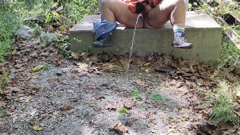 BBW Goth GF 几乎忍不住小便 Pornhub