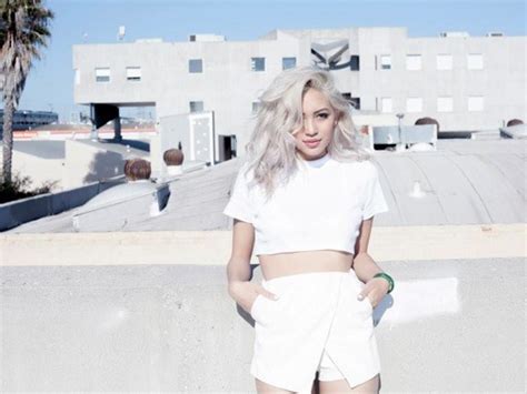 Nh Ng Hot Girl Da N U M I D Y N I Ti Ng Th Gi I