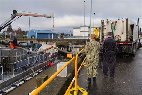 Dvids Images Nuwc Division Keyport Assists Coho Salmon Transfer