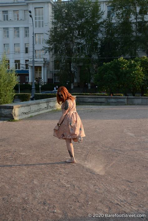 Tattooed Redhead Mature Girl Elena Spends Summer Evening Barefoot In The City Part Of