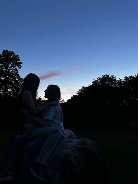 Pin By Amy On Relationship Starved Lesbian Couple Girls In Love