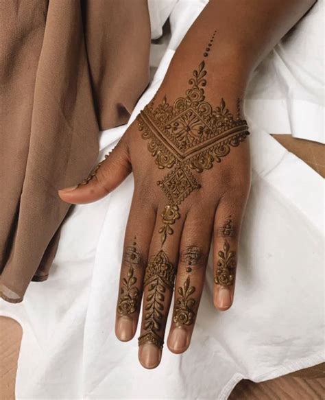 Pin Van Heta P Op Mehndi Henna Tatoeage Hand Henna Patronen Henna