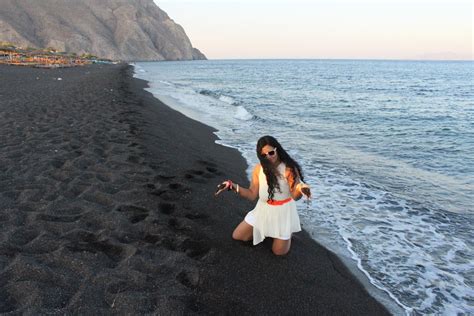 The Black Beach Of Perissa Santorini Docdivatraveller