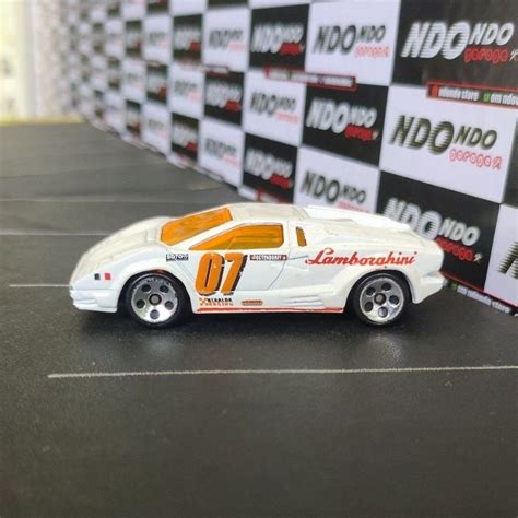 Jual Hot Wheels Th Anniversary Lamborghini Countach White Nd Loose Giftpack Shopee