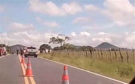 Dois Irm Os Morrem Atropelados Por Ve Culo Na Rodovia Entre Campo Do