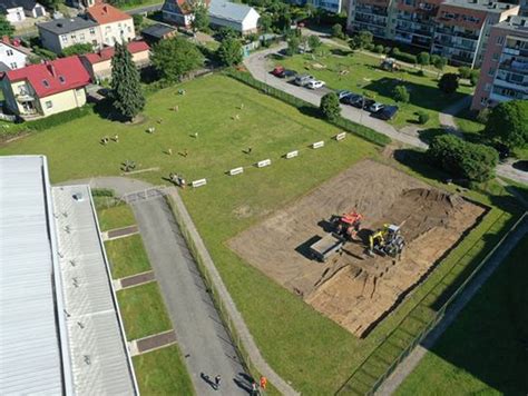 Sławno Ruszyły prace przy budowie boiska plażowego