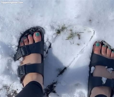 Agirlandadoodle Girlandadoodle Kat Braden Kbraden Nude OnlyFans Leaks Fappening