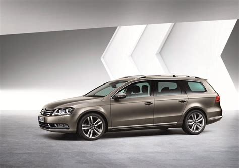 Novo Volkswagen Passat Quatro Rodas E Um Volante