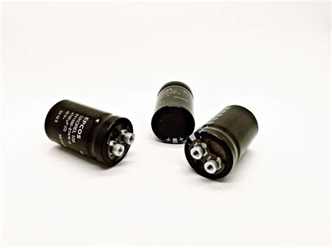 Kondenzator 4700uF/40V