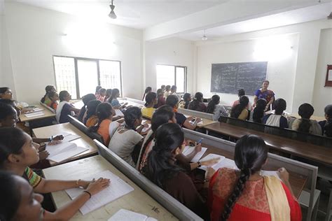 Sdnb Vaishnav College For Women Chennai Campus Photos Virtual Tour