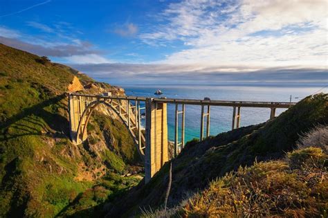 Puente Bixby Y Autopista De La Costa Del Pac Fico Foto Premium