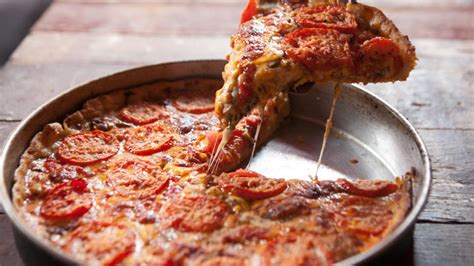 18 Best Deep Dish Pizza Restaurants In Chicago For Giant Slices